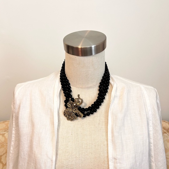 Glass Black Beaded Necklace ( brooches are not included) - Picture 3 of 6